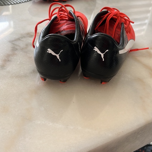 Puma EvoPower cleats - Picture 3 of 5